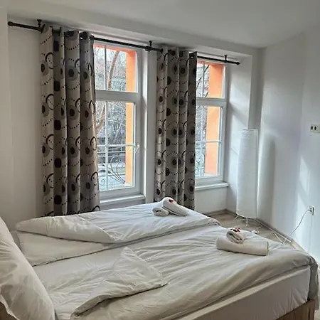 Apartment Center 3 *