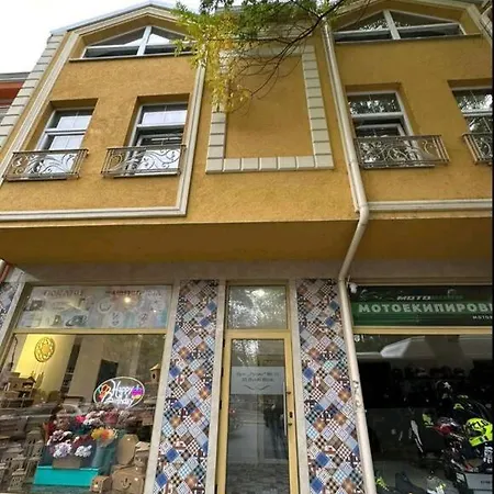 Center 3 Apartment *