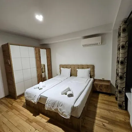 Apartment Center 3 *